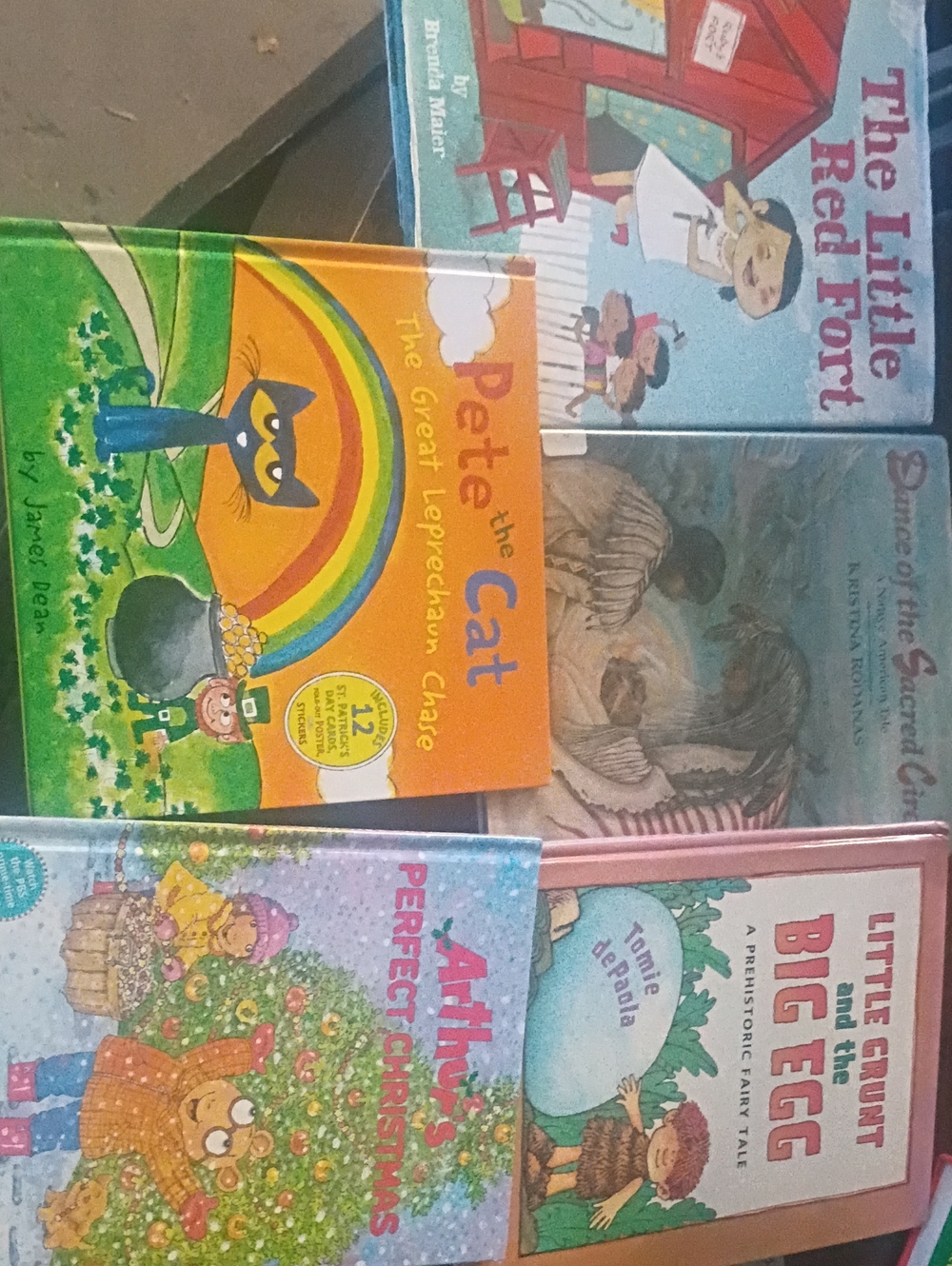 Pete the Cat The Great Leprechaun Chase - Bright Orange Kids Book